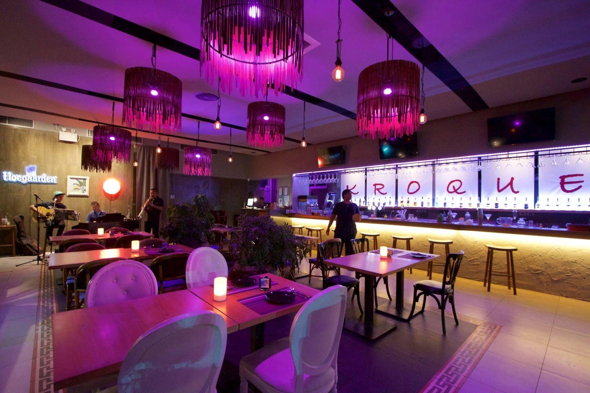 Kroque Boutique & Bistro Angszila Kültér fotó