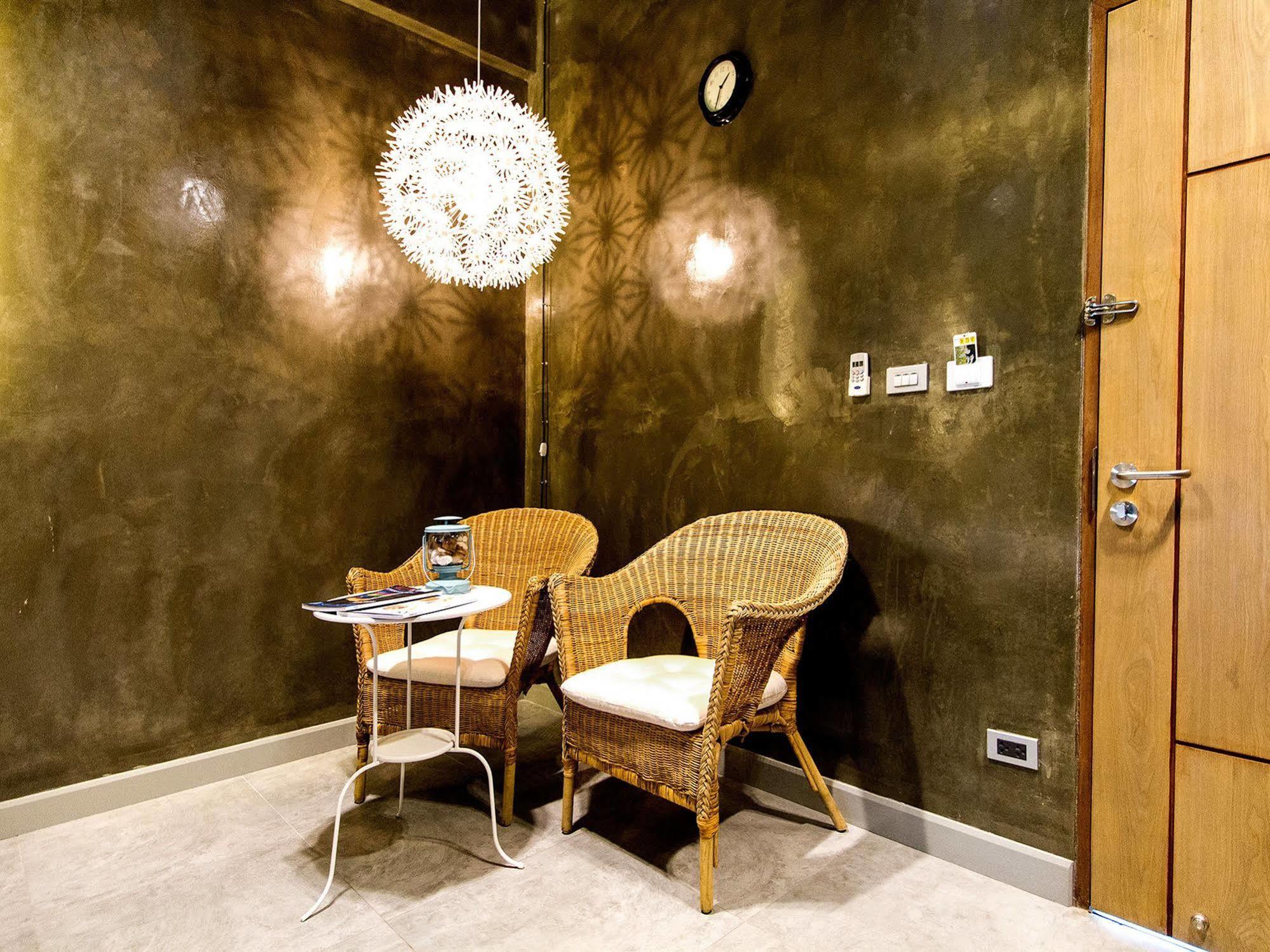 Kroque Boutique & Bistro Angszila Kültér fotó