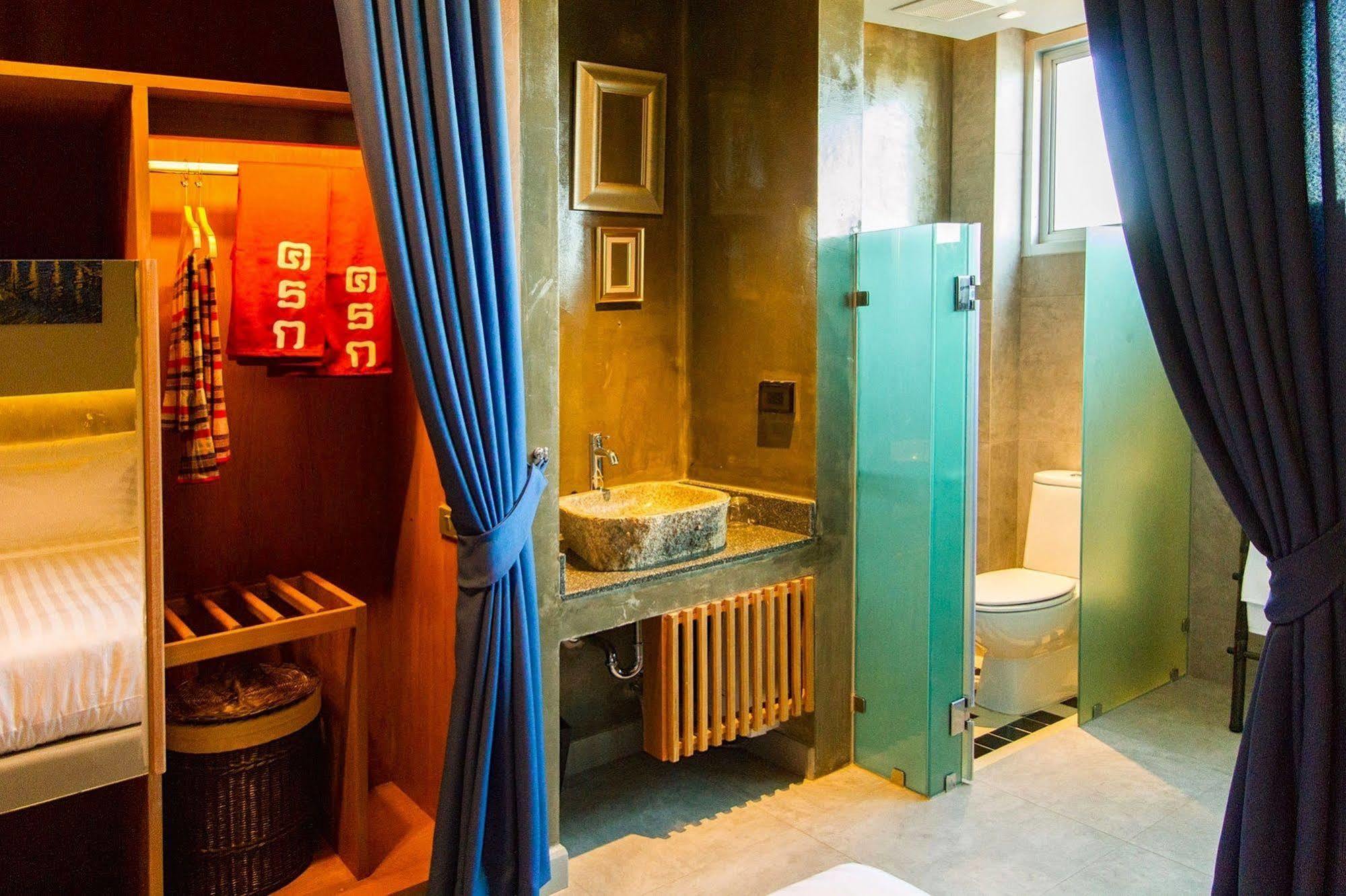 Kroque Boutique & Bistro Angszila Kültér fotó