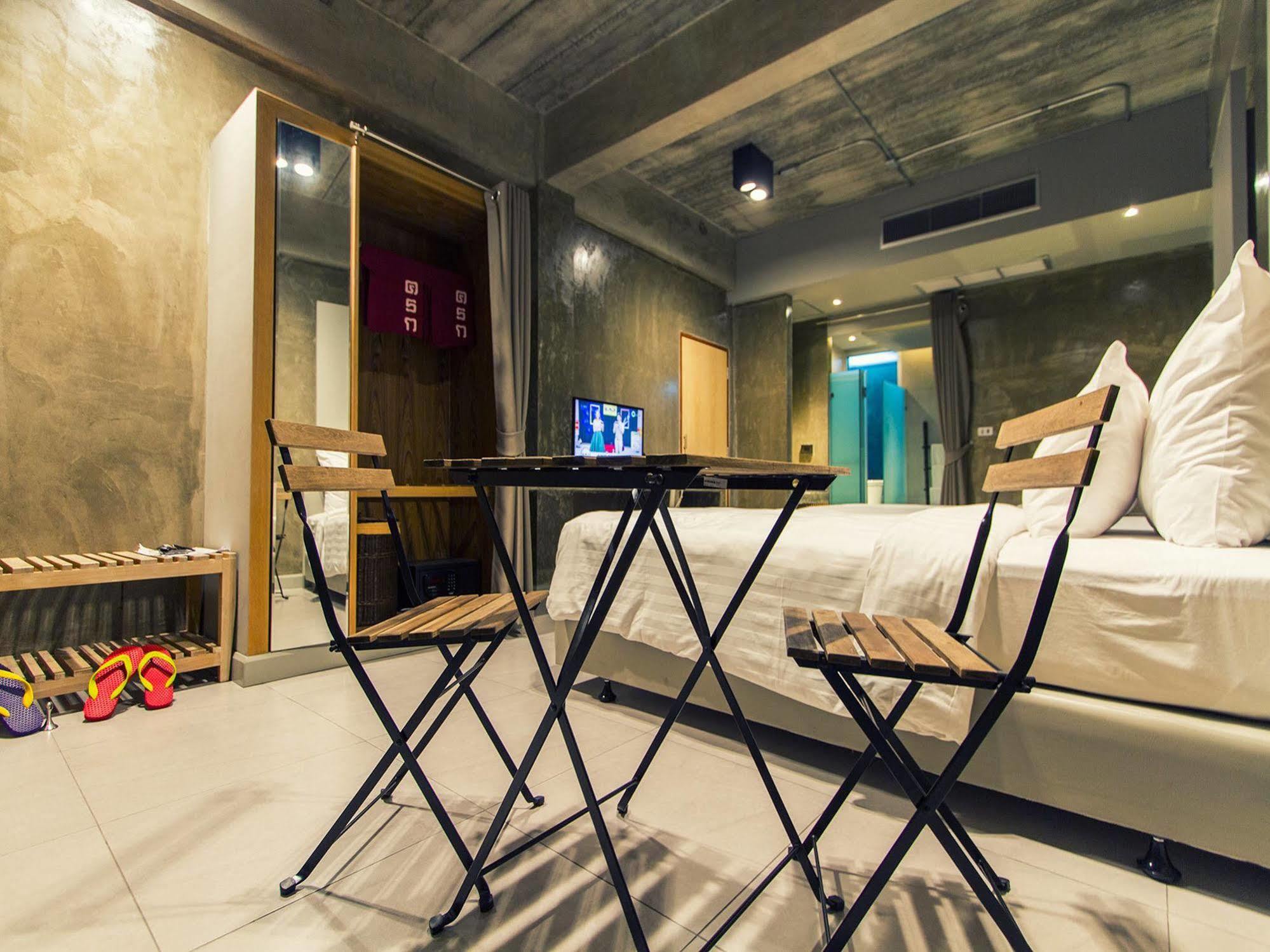 Kroque Boutique & Bistro Angszila Kültér fotó